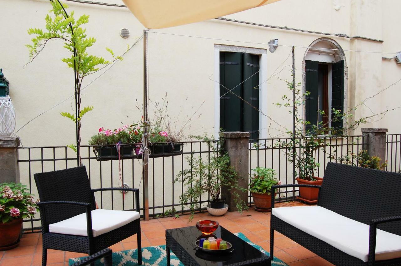 Marinaressa Biennale Terrazza Apartment Venice Luaran gambar